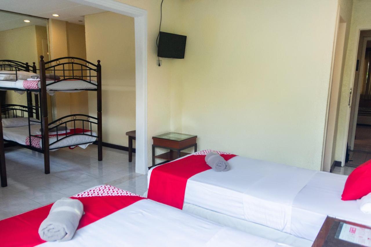 Chito'S Hotel Iloilo City Ngoại thất bức ảnh
